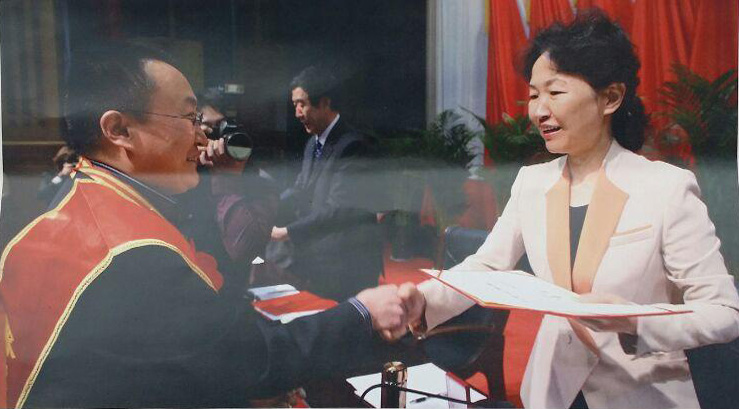 ɽ������x���И˴�����˾